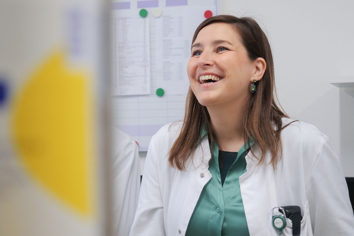 Prof. Mira Katan in einer Patientenbesprechung