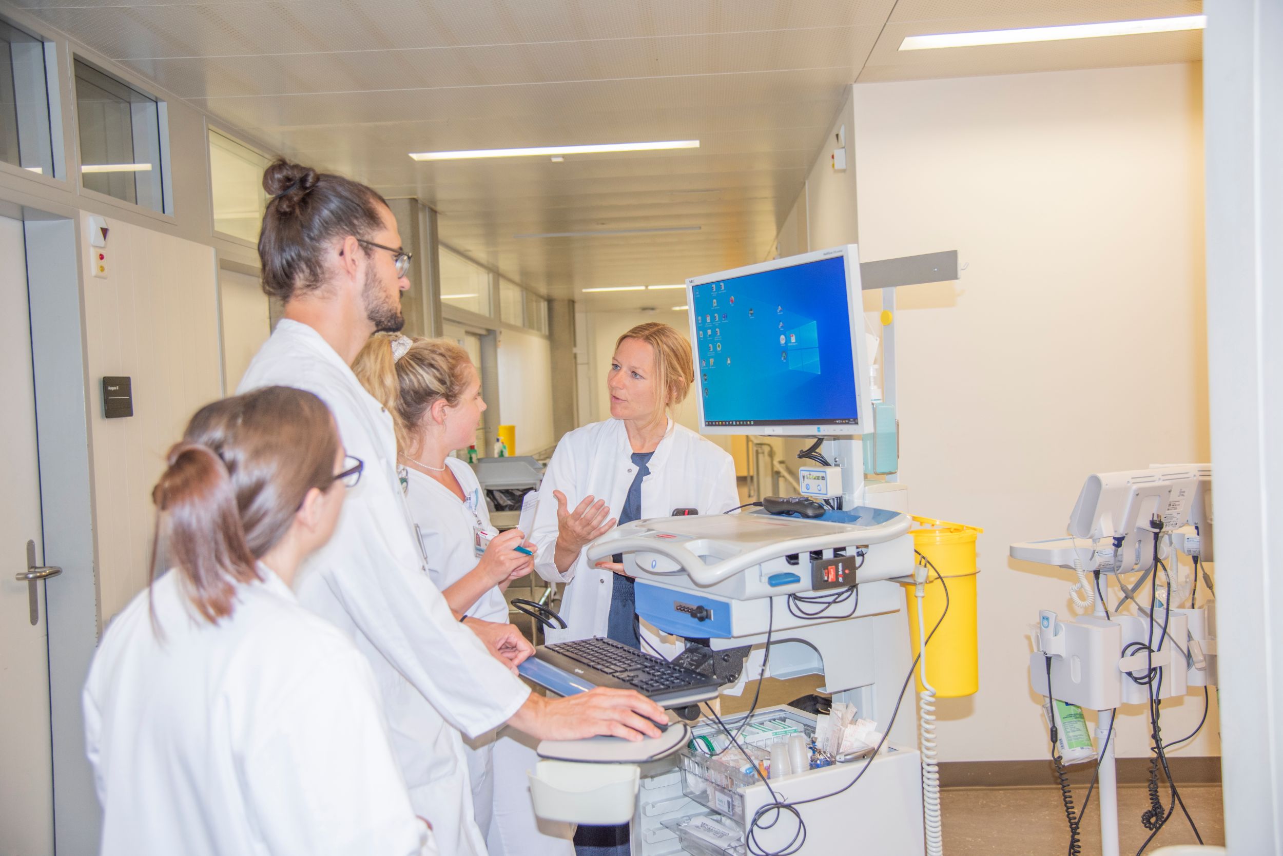 Prof. Sabina Hunziker bei der Visitenbegleitung