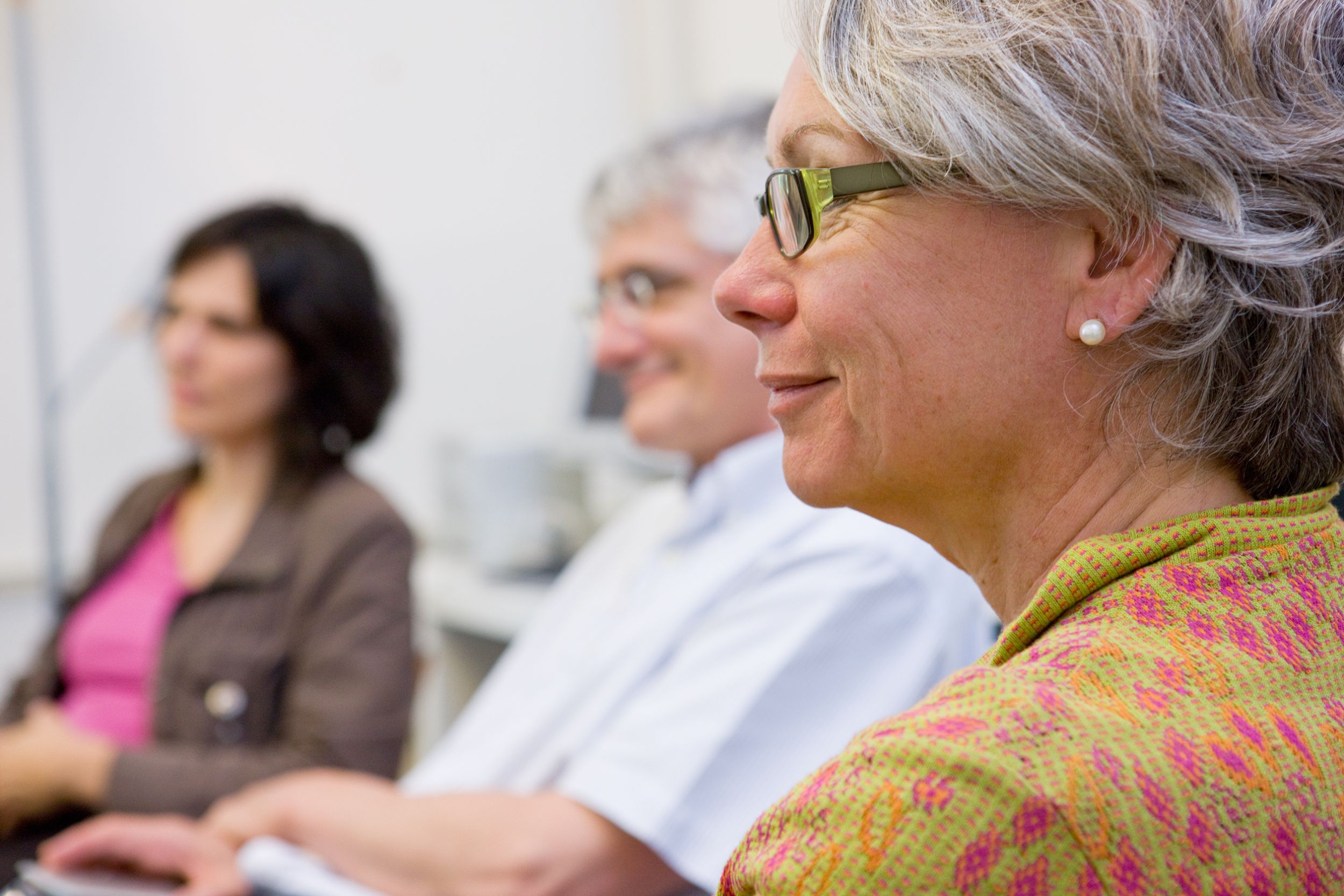 Patientinnen und Ärztinnen in Gesprächsrunde am Unispital Basel