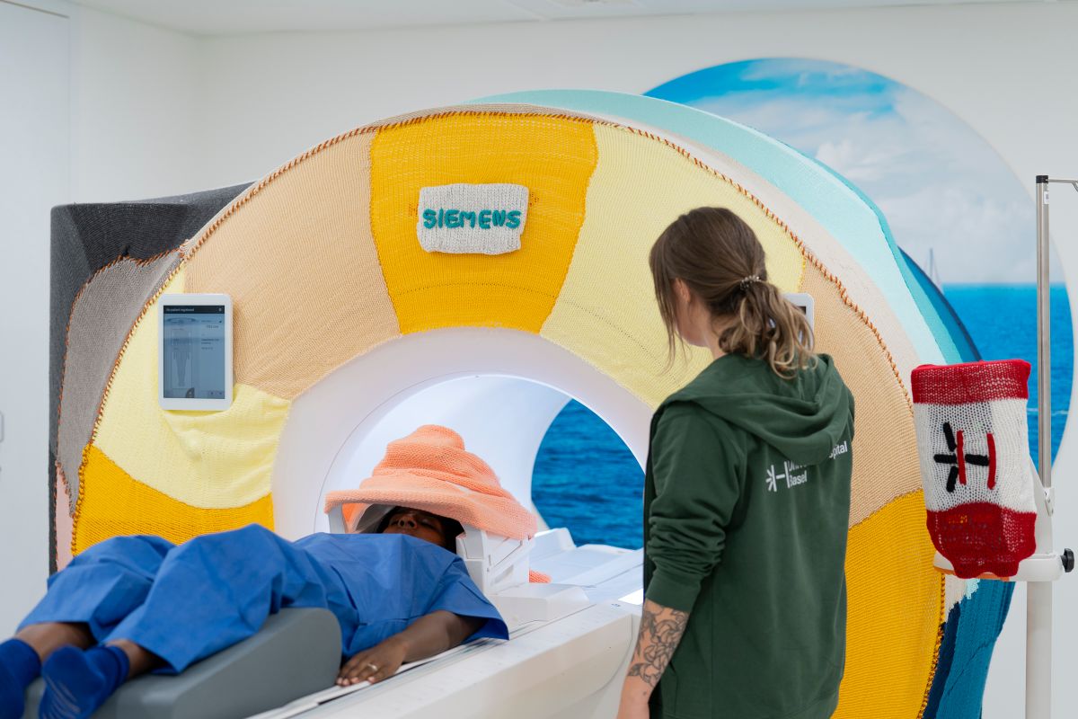 "Untersuchung" am eingestrickten MRT-Gerät