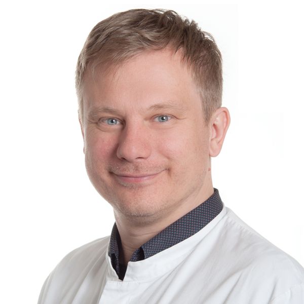 Dr. Aljaz Hojski, Consultant, Department of Thoracic Surgery