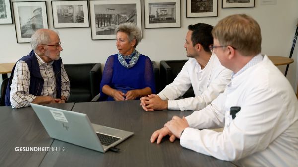 Facial paralysis following a tumor or due to other causes is a deep cut for those affected. With modern reconstructive surgery and interdisciplinary collaboration, functionality and symmetry can often be restored. The timing of the operation and the age of the patient are decisive for the success of the treatment. 