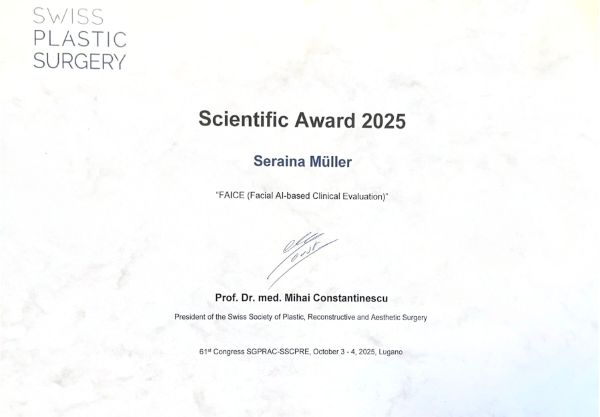   Dr. med. Seraina Müller wurde von Swiss Plastic Surgery mit dem jährlichen Wissenschaftspreis für ihre Forschungsarbeiten auf dem Gebiet der Gesichtslähmung ausgezeichnet. Der Preis würdigt ihren Beitrag zur Weiterentwicklung innovativer Diagnose- und Behandlungskonzepte sowie zur Verbesserung der Versorgung von Patientinnen und Patienten mit Fazialisparese.
